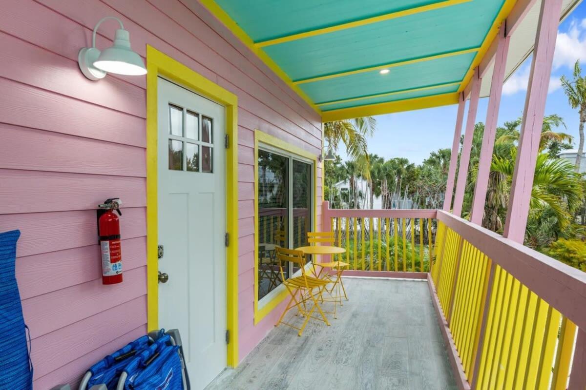 Charming Suite With Balcony And Bikes In Historic Sandpiper Inn Sanibel Exterior foto